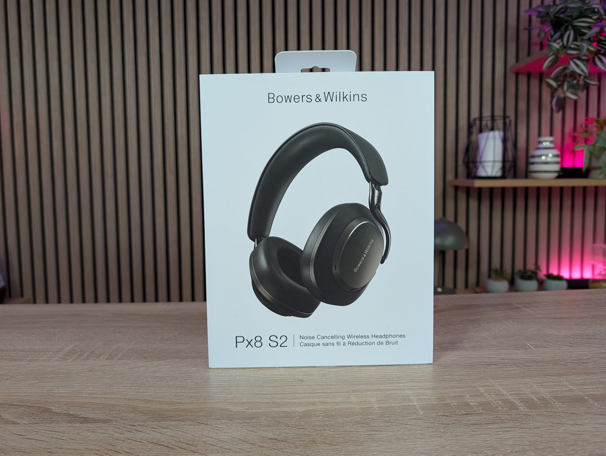 Bowers & Wilkins Px8 S2